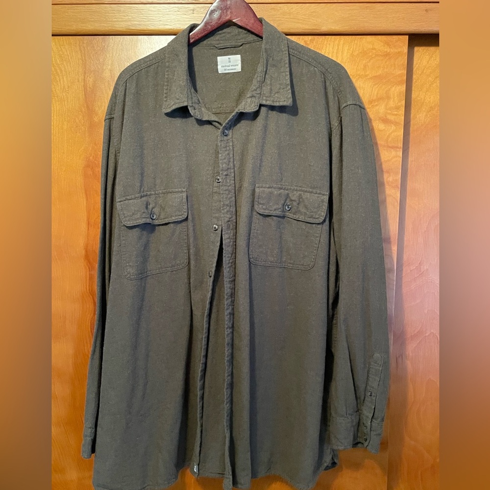 Men's Green Button-Up Flannel Shirt